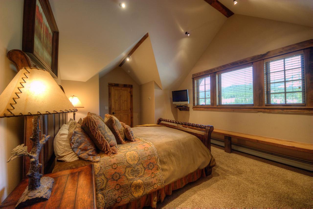 Antler Ridge Lodge Big Sky Buitenkant foto